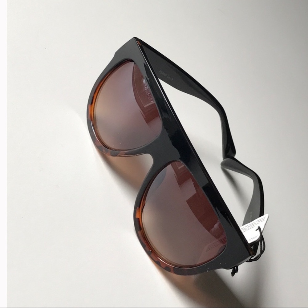 FLAT TOP TORTOISE SUNGLASSES - Picture 3 of 5